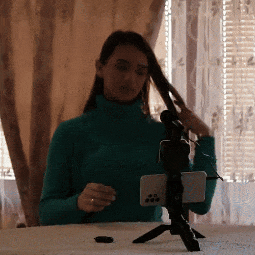 Kit Vlogging pentru Telefon: Trepied + LED + Microfon